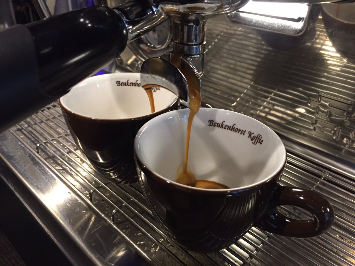 Vandaag weer een mooie rondleiding + uitleg over de #Faema gegeven! #kwaliteit #koffie😃☕️