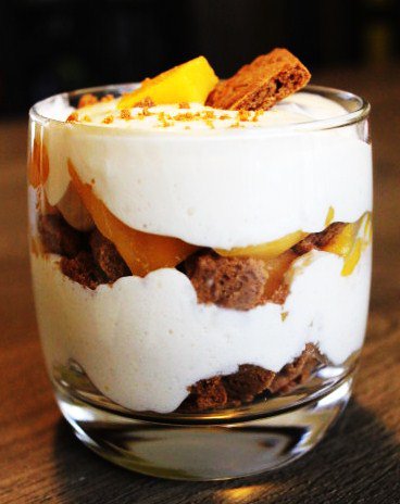 Tiramisu façon mangue, passion et spéculoos recette-de-chef.fr/recette/tirami…