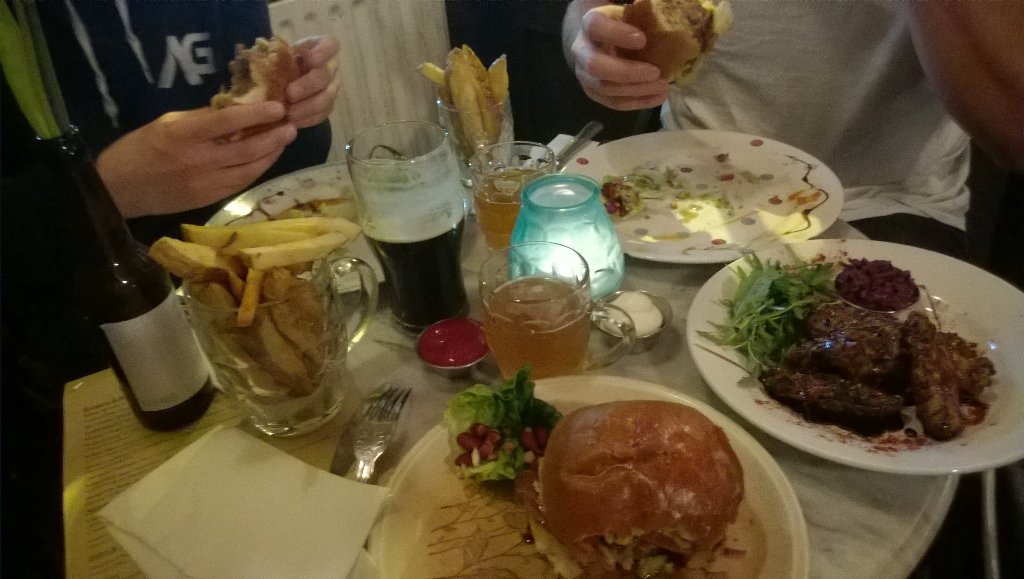JollyLovesUK's tweet photo. They make wicked burgers @LDNDispensary but this is poss the best! #sirenburger loving @sirencraftbrew takeover too https://t.co/mfMwRTRIs6