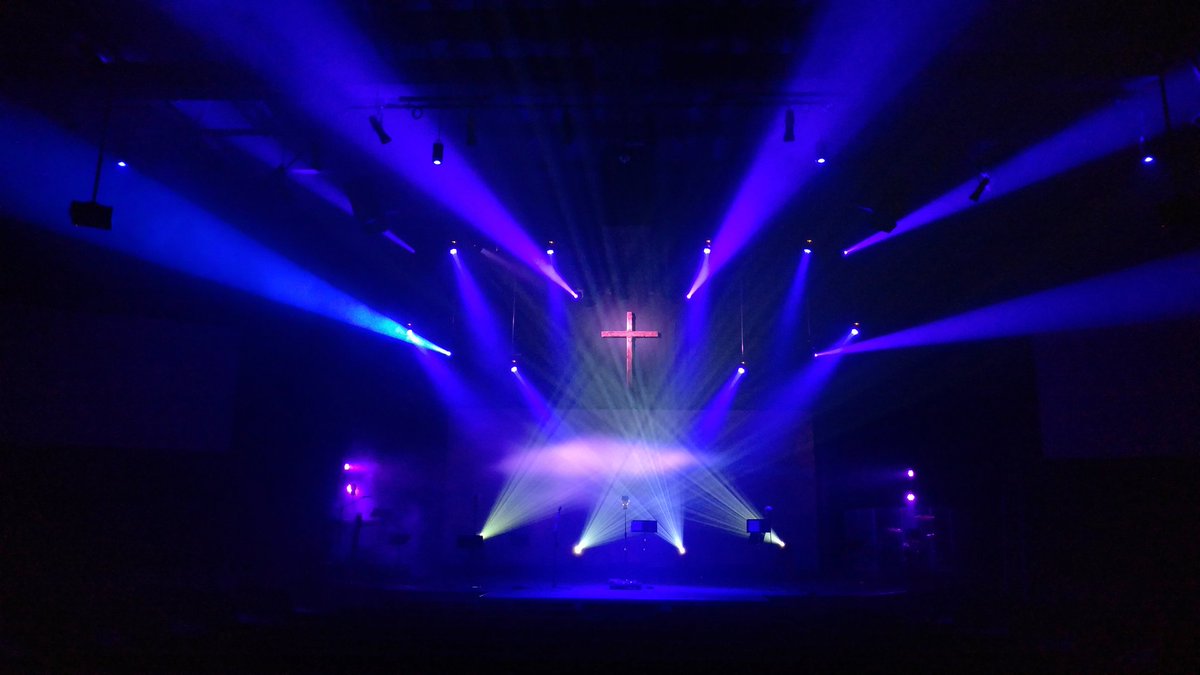thelightdude's tweet photo. Final touches for this weekend #stagelighting https://t.co/HlTnpj4L99