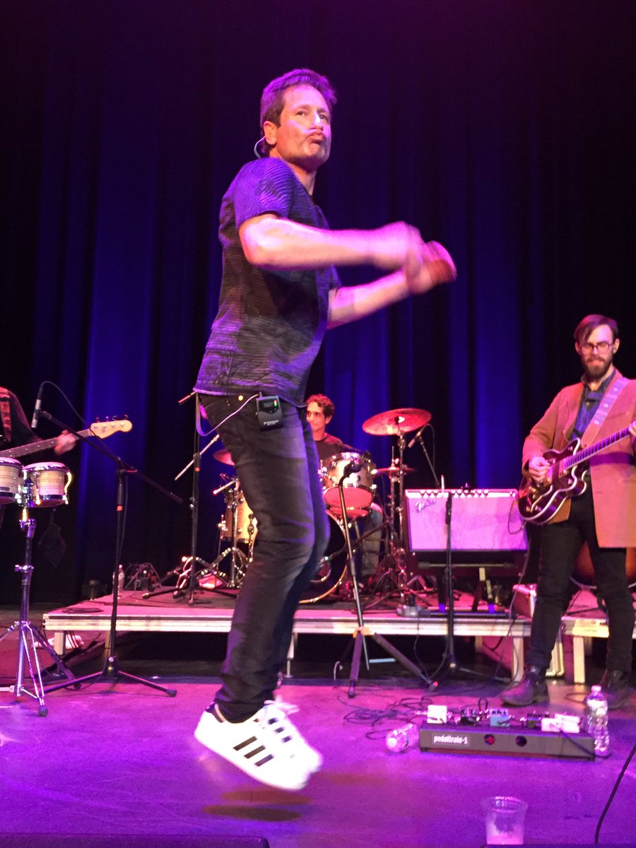 Kris Kross will make ya....JUMP! JUMP! Daddy Mac will make ya....JUMP! JUMP! 🎤#90sTunes #DavidDuchovny #WilburTheater #Boston