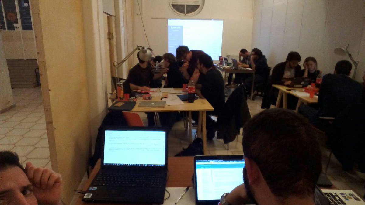 WorkcoRoma's tweet photo. Lo sprint finale #hashcode2017 #paninisenzanome #puzzaaaa #python #cache #requests https://t.co/sBqw3gIefV
