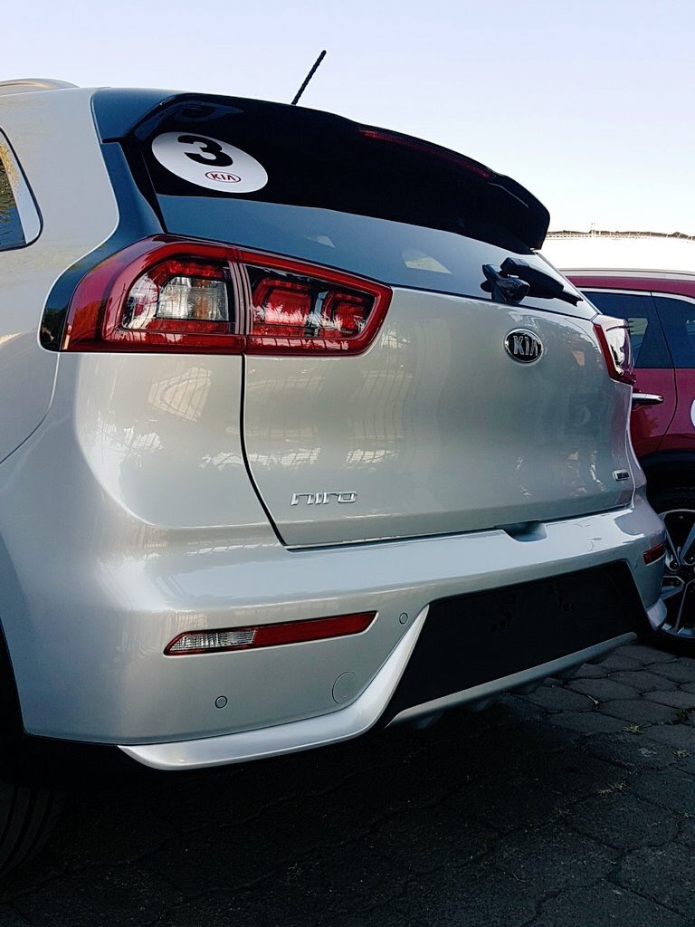 SpeedMadnessMX1's tweet photo. Ya llego a la #CDMX lanueva #KIA #Niro híbrida viene, contodo para arrasar el Mercado este año aquí lesdejamos unas fotosde la presentación https://t.co/klaPkeX8gI