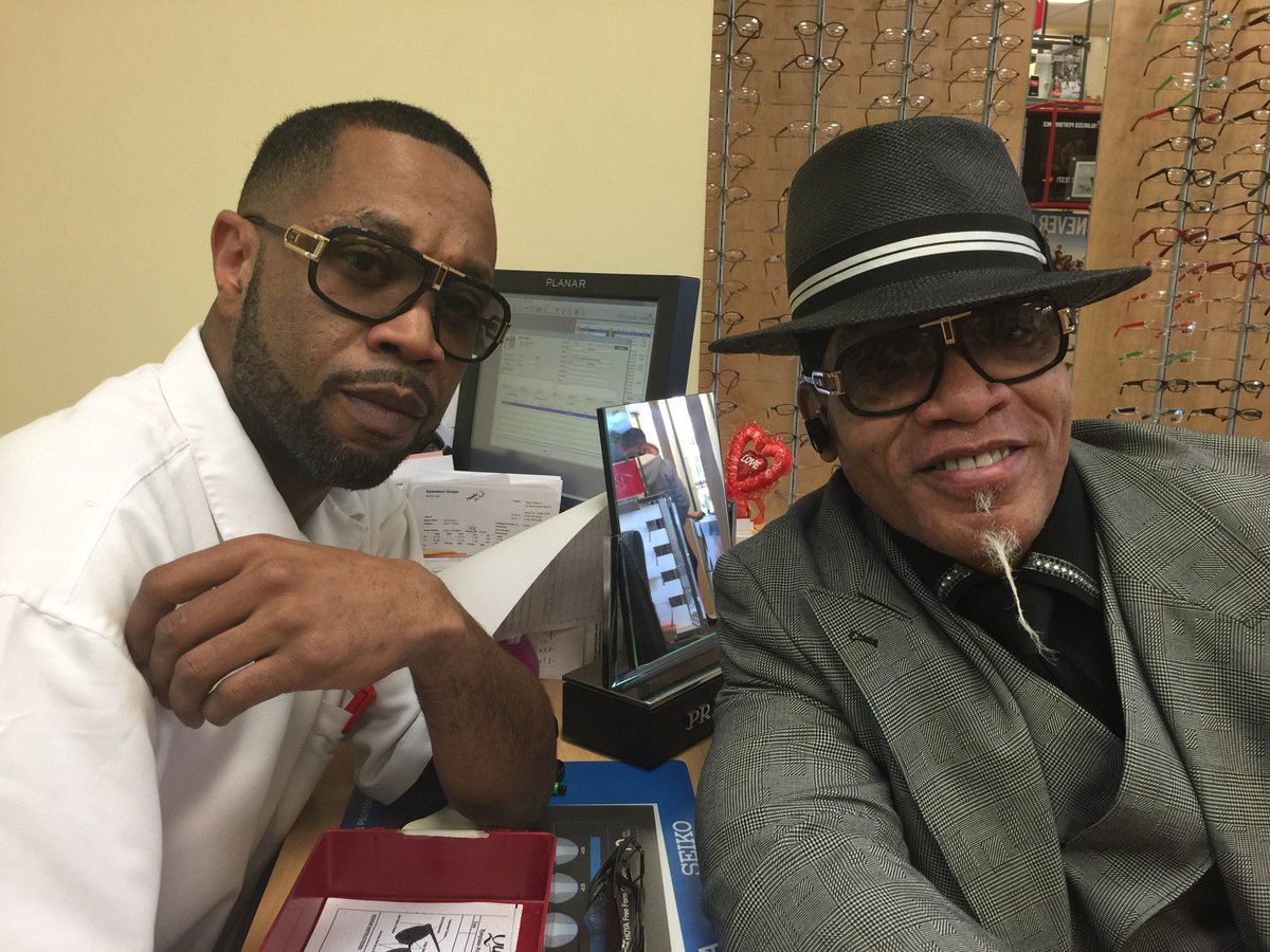 WindowsofHipHop's tweet photo. Excellent visit to #MetroOptics #JonBonizio #WestTheBest #Eyehealth #Iamamember #WindowsofHipHop #MelleMel https://t.co/XXyHDYkLxO