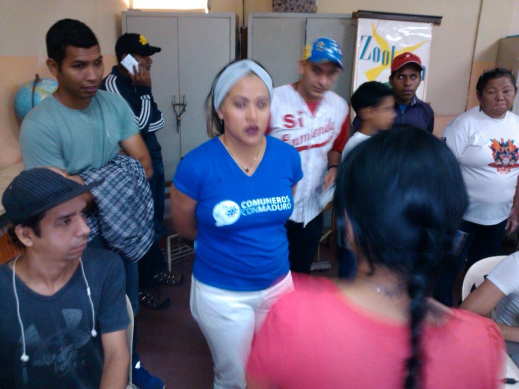 joseang35079062's tweet photo. Visita de la Viceministra para las comunas Maria Isabela Godoy al punto de carnetizacion de la patria Falcón @maikerPSUV @ffm_oficial https://t.co/424PMP4M4G