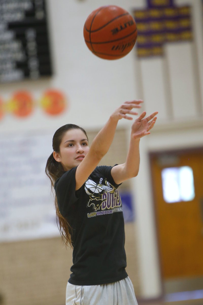 ELPASO_ISD's tweet photo. Don't forget to keep voting for @Burges_Mustangs basketball player Natalie Sanchez. Check out the story here: https://t.co/gjQKFCbrG8 https://t.co/egdMPAVhKL