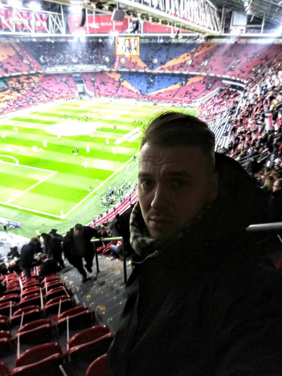 insideemen's tweet photo. Zycie.
Jeszcze tu wrocimy. #ajaxlegia https://t.co/dev3XPoyRx