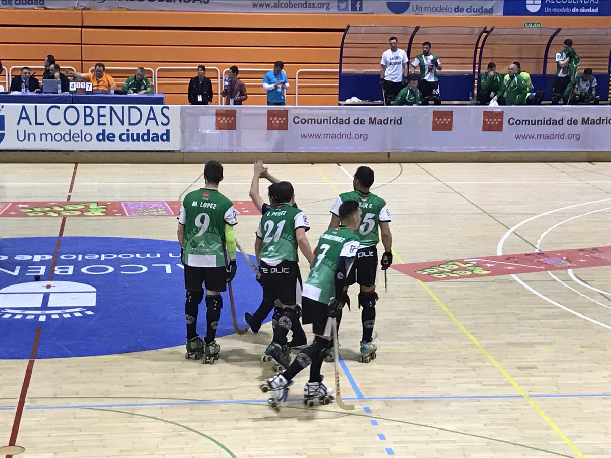 MarAlcobendas's tweet image. Aunque no ha podido ser habéis jugado como unos Campeones. Orgullosa de vosotros!!! @ClubPAlcobendas #CopadelRey #Hockey #Alcobendas.