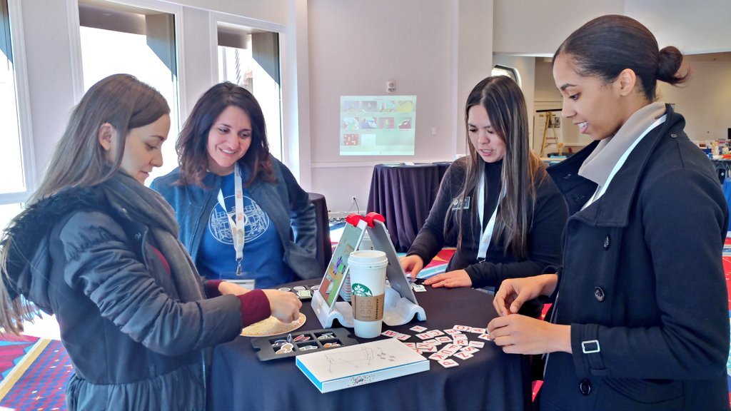 MsGeekyTeach's tweet image. Having a ton of fun with @PlayOsmo! #CUEsteampunk #CISC2017