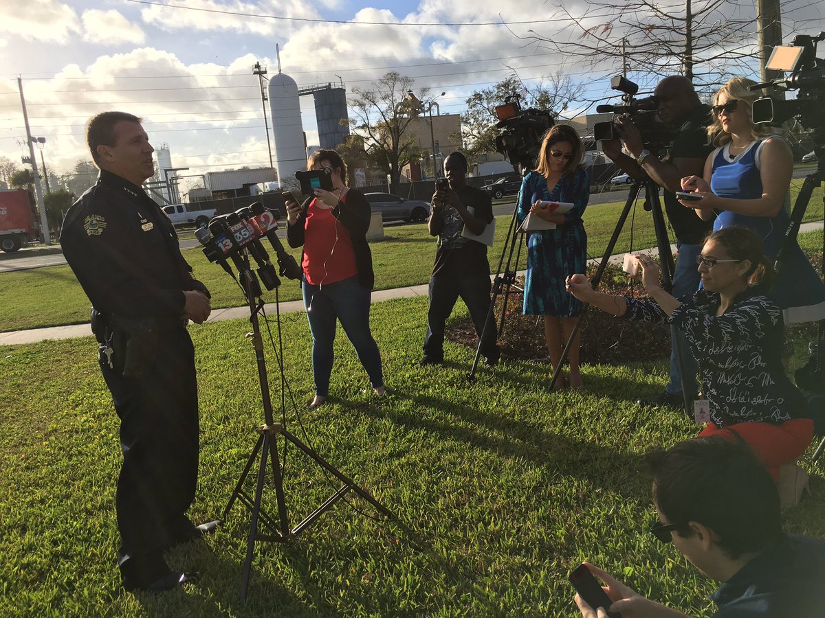 Police shoot suspect armed with BB gun at WalMart in Orlando