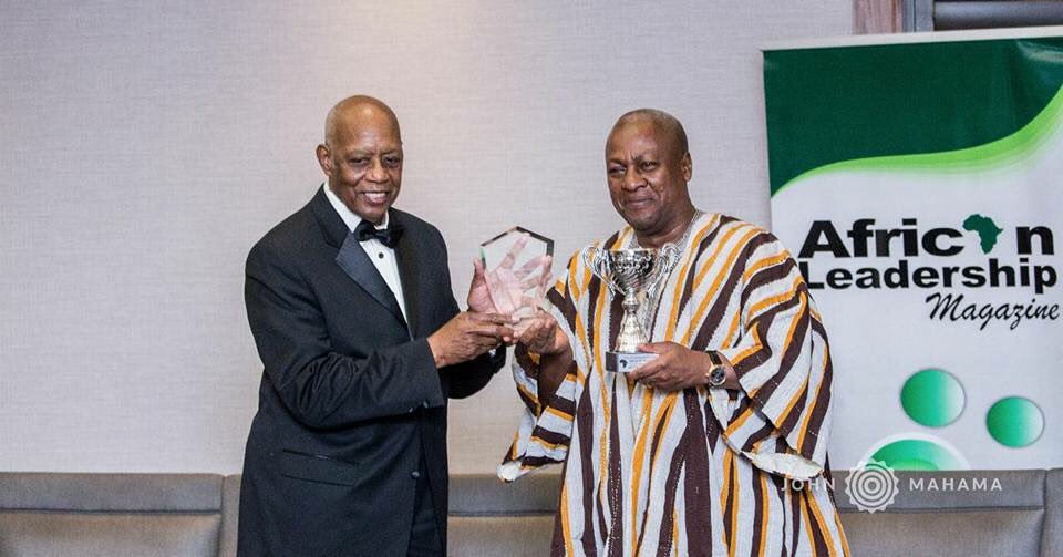 RMahamaba's tweet photo. @JDMahama receiving the African Leader for the Year 2016 @BBCWorld @Joy997FM @citifmonline @bawajoyce16 @eomaneboamah @NanaOyeLithur https://t.co/UtUQxtMxEy