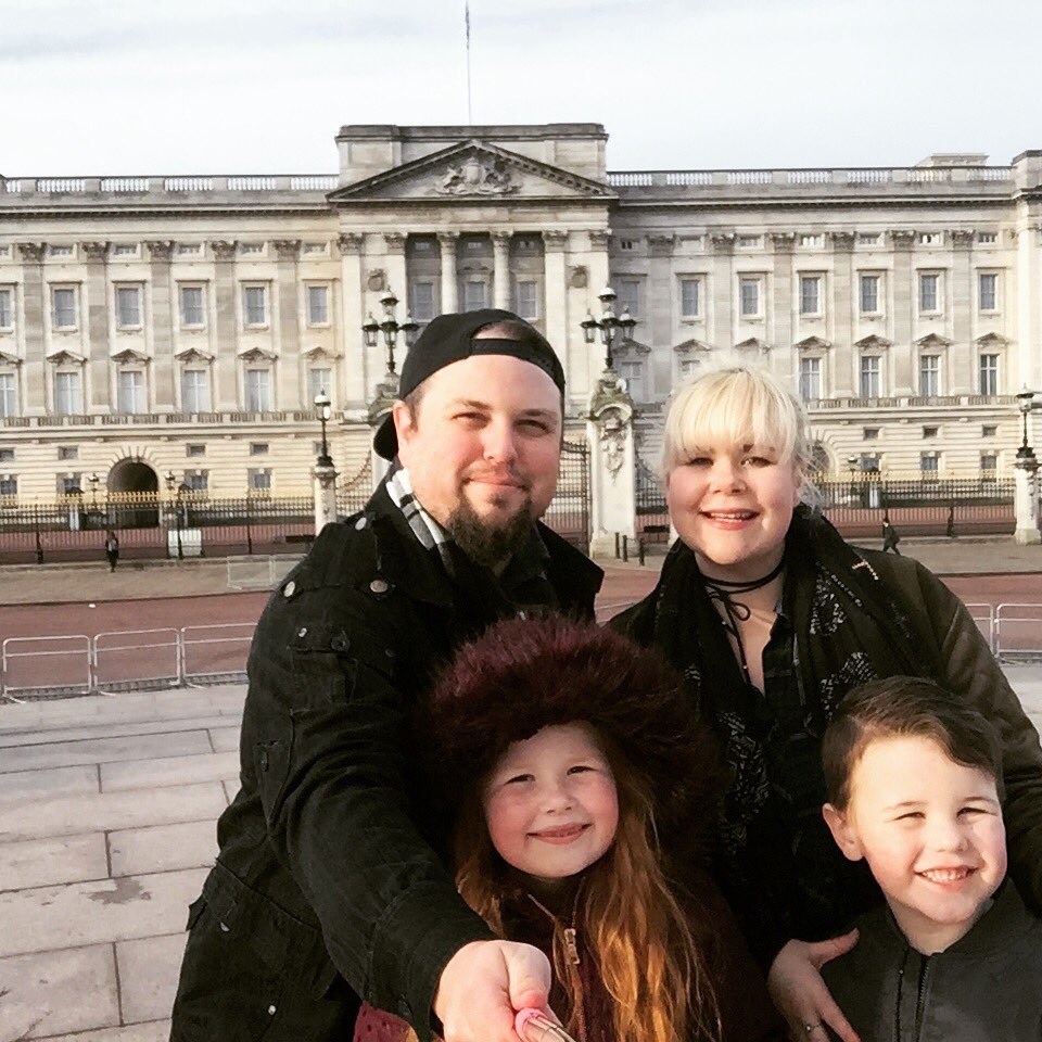 DailyPhillips's tweet photo. Great day in London #London  #queen #postbox #bigben #family #vlog #vlogger #youtube #watch #subscribe #retweet #fun #amazing https://t.co/JZZT1dsirg