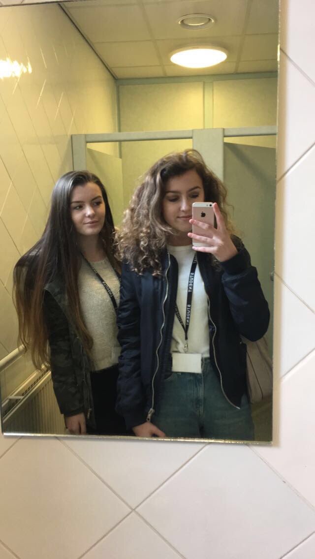 GeorgiaSuggitt's tweet image. my favourite person to scream into the storm with #windproblems