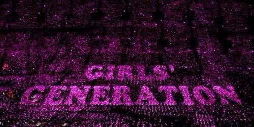 love_yoonstal's tweet photo. TWICEの勢いはすごくもしかしたらSONEからONCEに乗り換える人が少なからず出てくると思います。

ただ、自分はこのピンクオーシャンを生で見た時の感動は絶対忘れません。この光景を見てソシに一生ついて行くと決心もしました。

SONEであるということを自分は誇りに思います。 https://t.co/TDwB5gcWI5