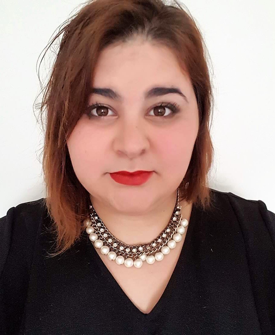 erelooking's tweet image. Claire, avant/après pour un cours d'auto maquillage de une heure !