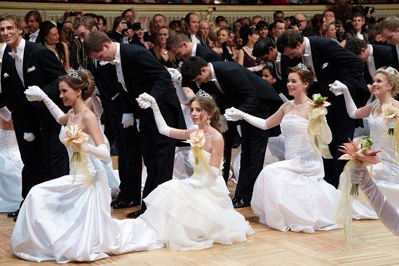 Florian_Vienna's tweet photo. Der Wiener Opernball fand heuer am Donnerstag, 20. Februar 2020 zum 64. Mal nach dem Zweiten Weltkrieg statt #Österreich #Wien🇦🇹#Opernball2020 #ViennaOperaBall #Austria❤️#Vienna
https://t.co/tbJF8urCPh
ALLES WALZER!
GREETINGS tO ALL MY FRIEND &amp; FOLLOWERS!!!
LIEBE GRÜSSE AUS WIEN!