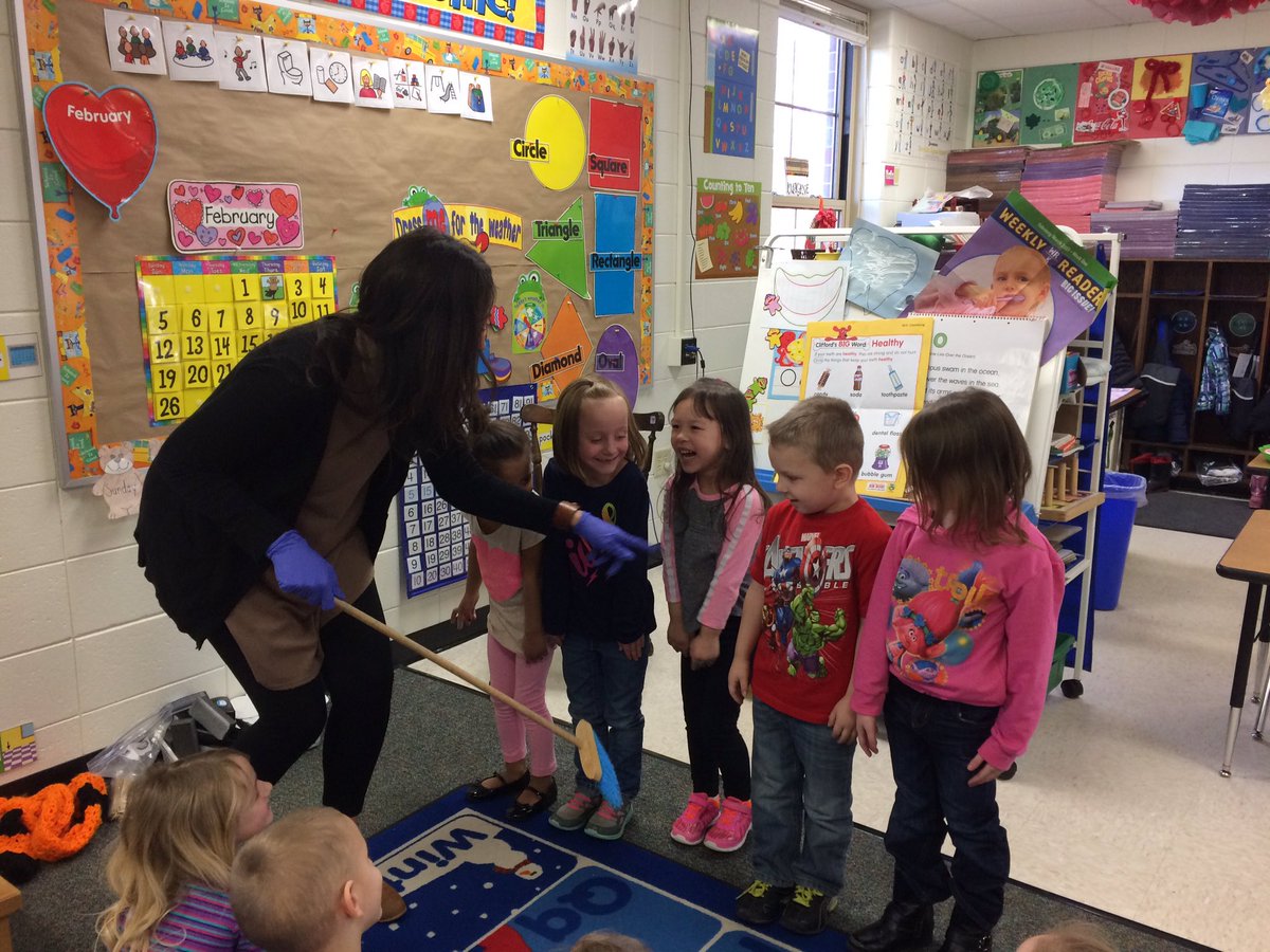 kjdugre's tweet photo. @WDPWestwood @WDP4K #rockonwestwood Dr. Dugre brushing some teeth today 😀 https://t.co/ebgGxxgOPr
