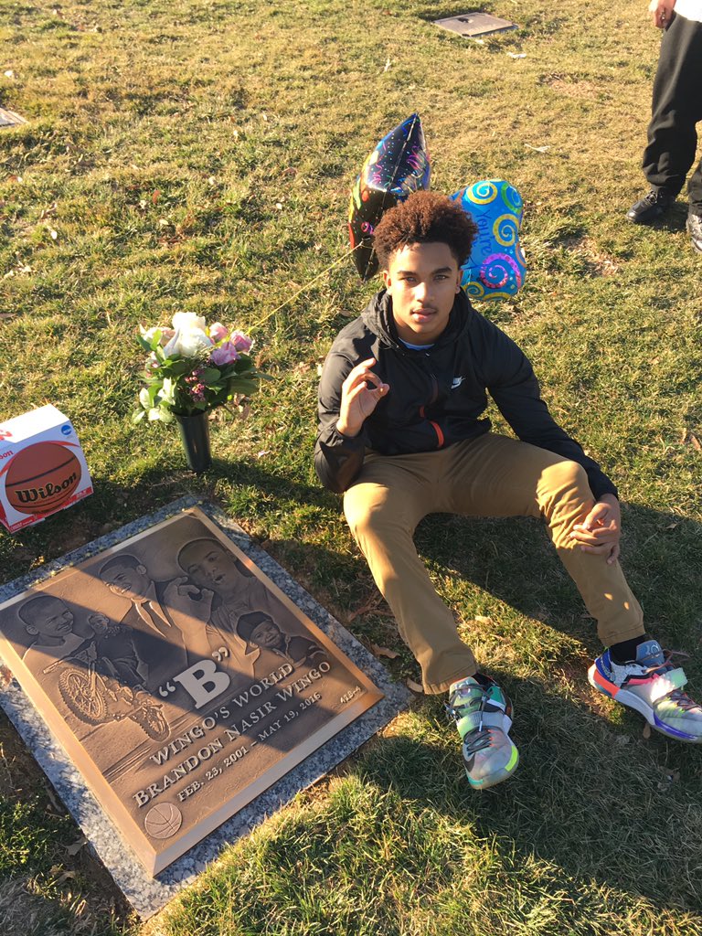 big b'zzz ova here🖤💯🌍🅱️