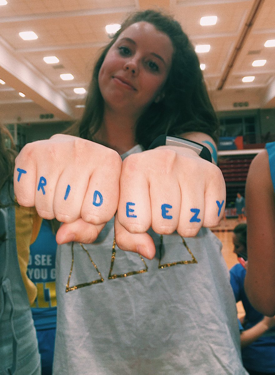 TransyTriDelta's tweet image. We 💙 getting decked out in Delta for Greek Olympics