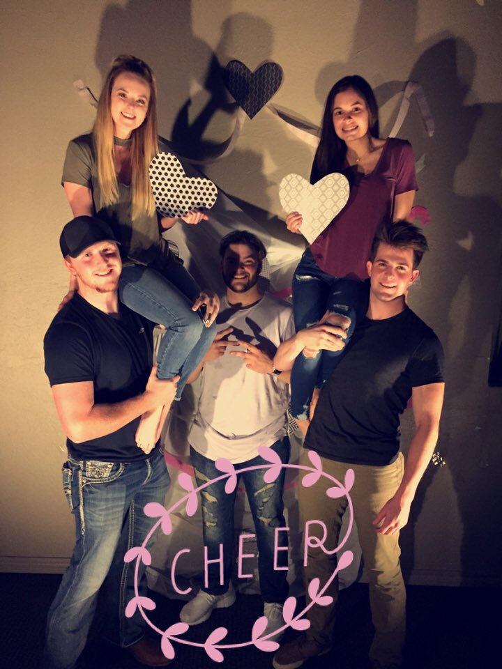 katie_surratt's tweet photo. When cheerleaders can't take normal pictures ๐ค
#scucheer https://t.co/64I7WEkEQW
