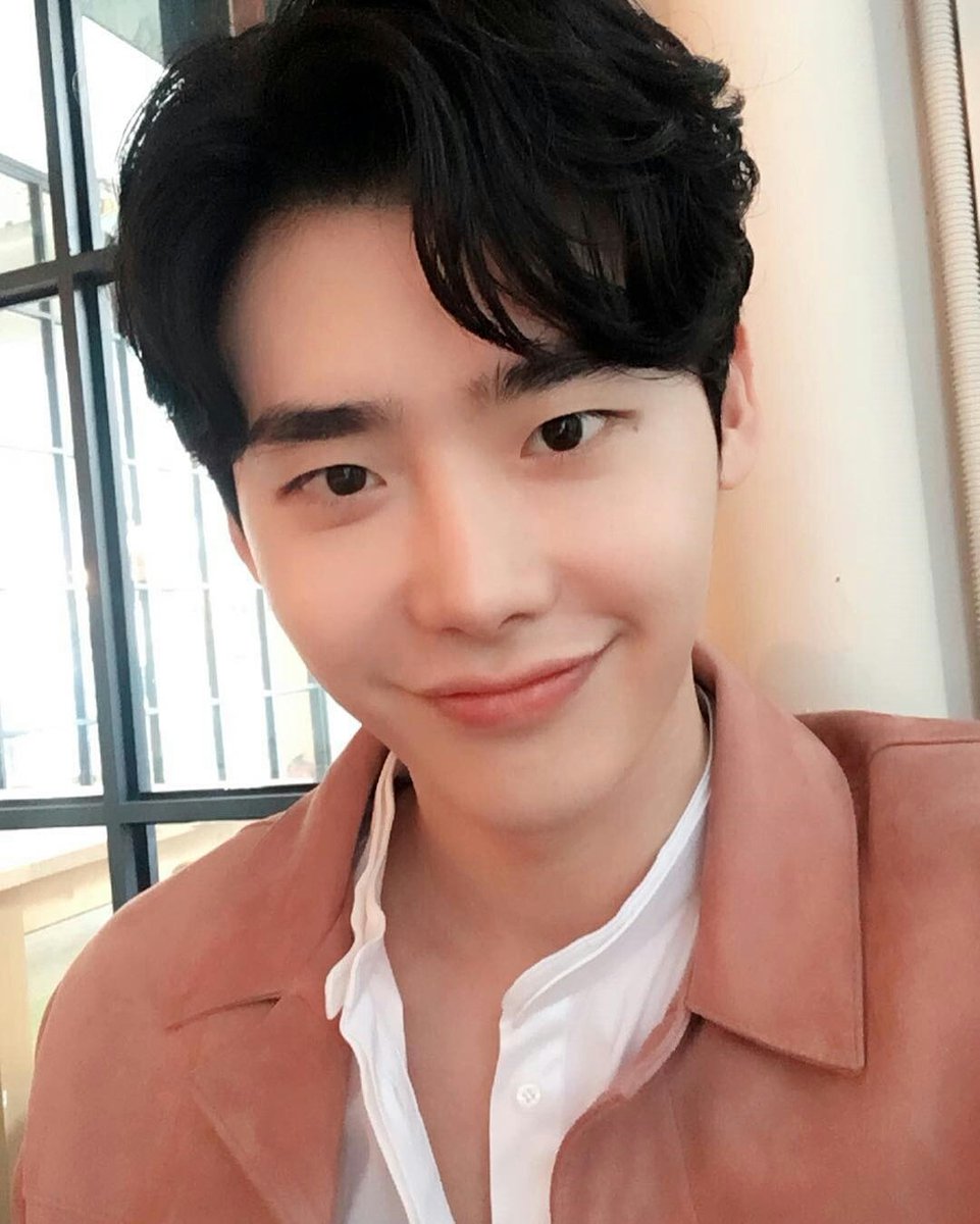 pooko0266withjs's tweet photo. 170223 Ljs​ IG​ Update​  -  안녕🙋‍♂️ #이종석 #Ljs​ #Leejongsuk #ig​ #ljsigupdate​#pooko0266​ #ซอกกี้พิ้งค์สีชมพู https://t.co/y8sanyRHit