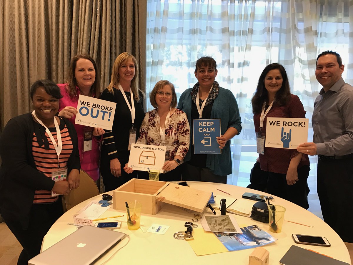 ocdestem's tweet image. #breakoutedu at #CISC2017 ! Fun times ⌛️🔦🔑🔓