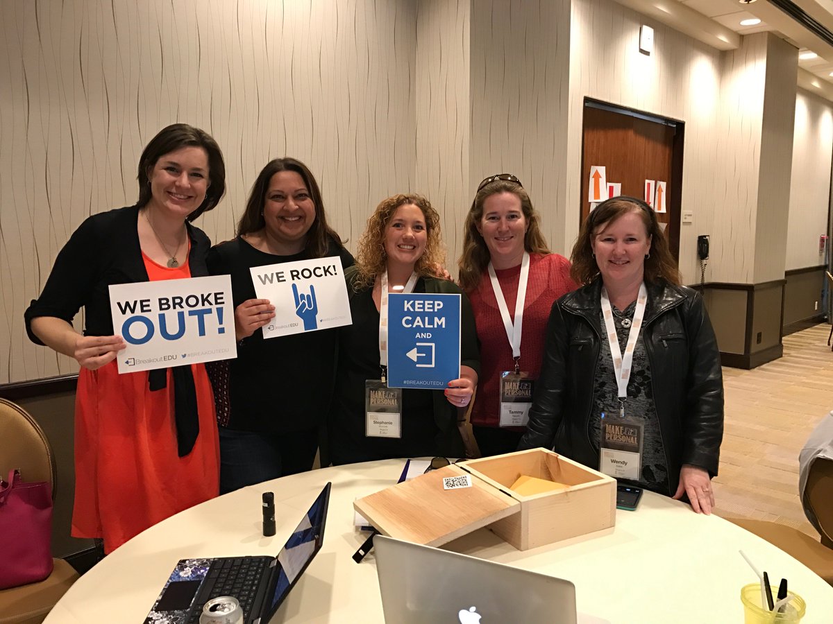 ocdestem's tweet image. #breakoutedu at #CISC2017 ! Fun times ⌛️🔦🔑🔓