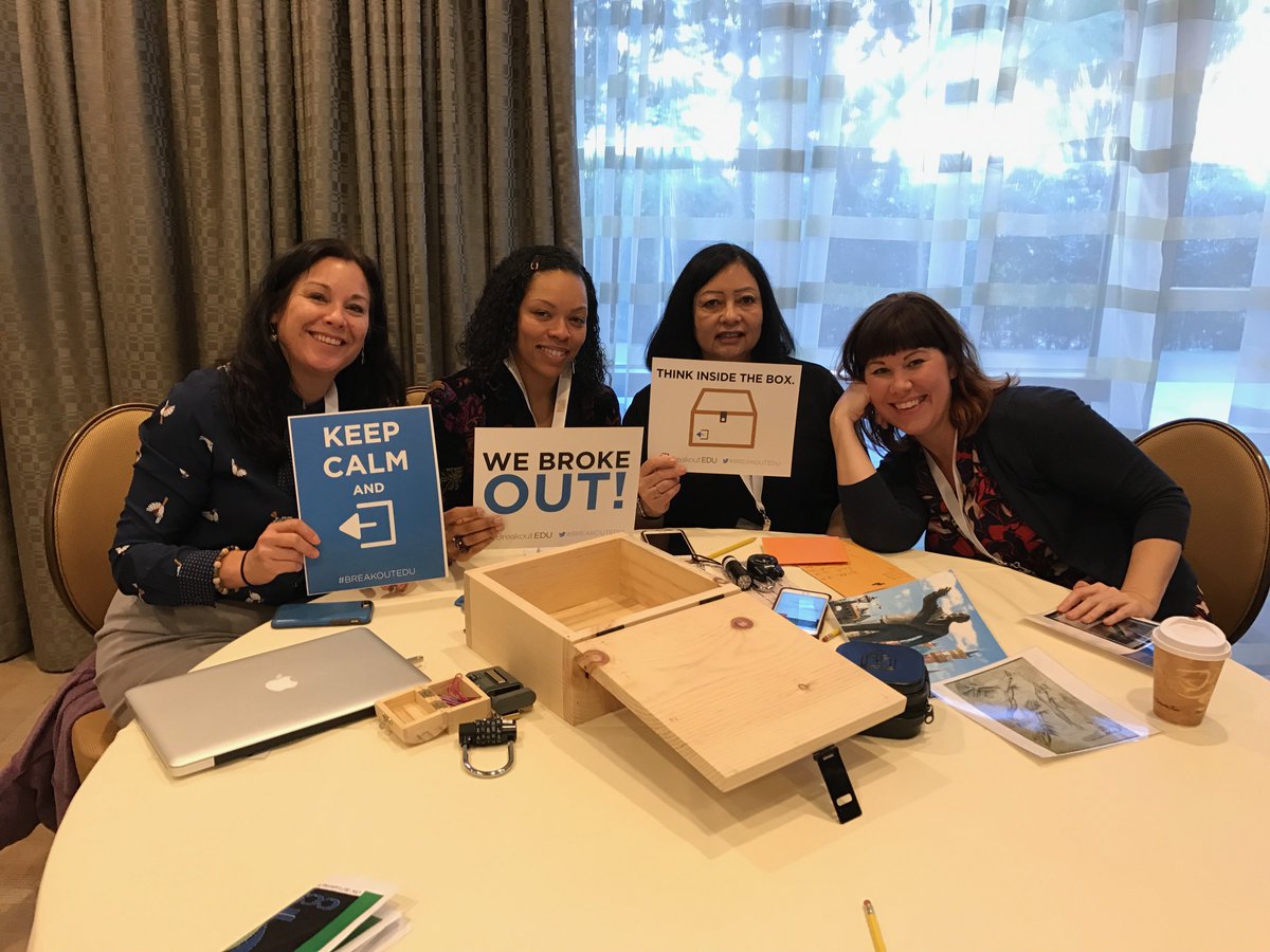 ocdestem's tweet image. #breakoutedu at #CISC2017 ! Fun times ⌛️🔦🔑🔓