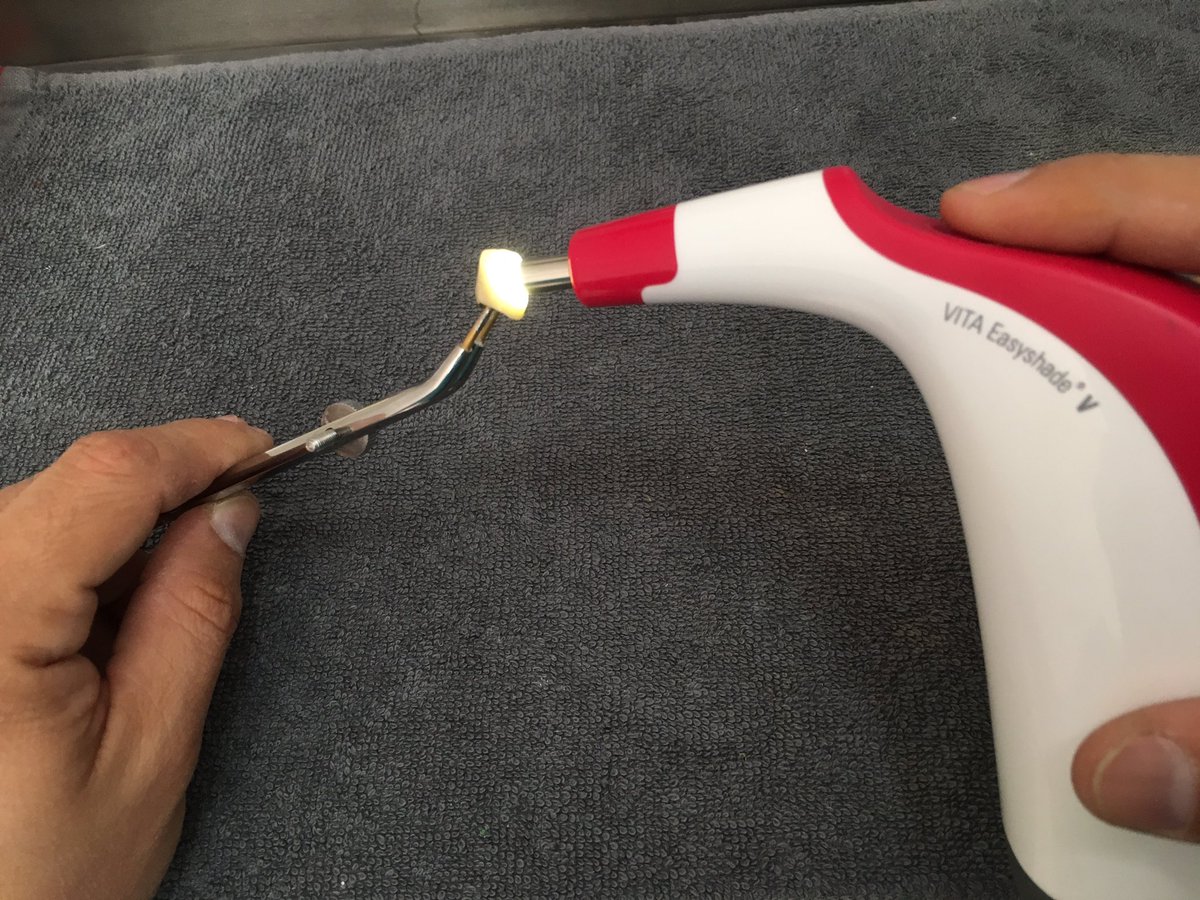 Ernesto_VITA's tweet photo. Accuracy of shade #easyshade #vitazahnfabrik #vm13 #dental https://t.co/ojEMLSgLBH