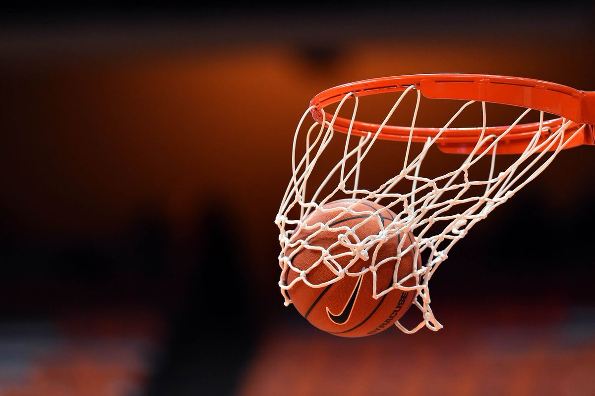 CullmanParksRec's tweet photo. Playing basketball at CWAC for 60 minutes burns up to 388 calories! #GetOutAndPlay #CWACBuzz https://t.co/0DswRliAKh