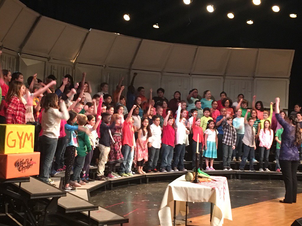 <a href="/LWNKCSD/">Linden West NKC</a> #LWPawPride 4th graders showcasing their talents!!  <a href="/FutureOakies/">Future Oakies</a>