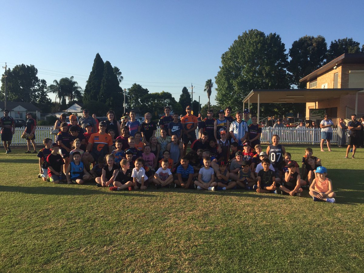 megzafl's tweet photo. Down at Cook Park with St Clair Crows &amp; @GWSGIANTS with Issac Cummings &amp; Matt Kennedy #aflcommunitycamp #aflauskick #gwsgiants #afl2017 https://t.co/iKaU1T3mKu