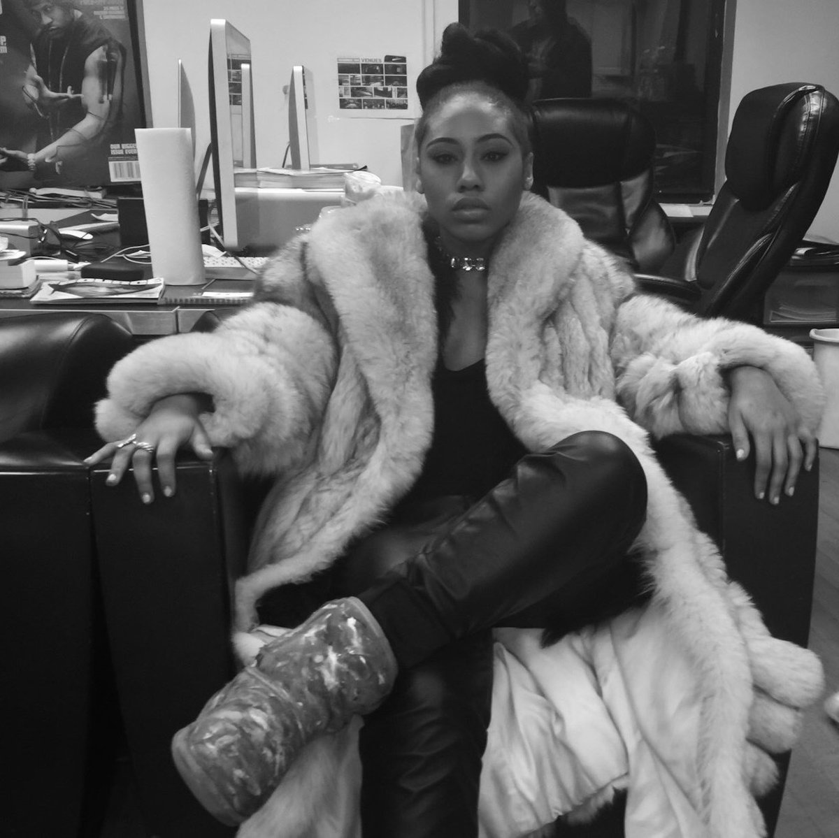 lexxxdawson's tweet photo. #StealthMode #StealthCode https://t.co/xDjo0aR11c