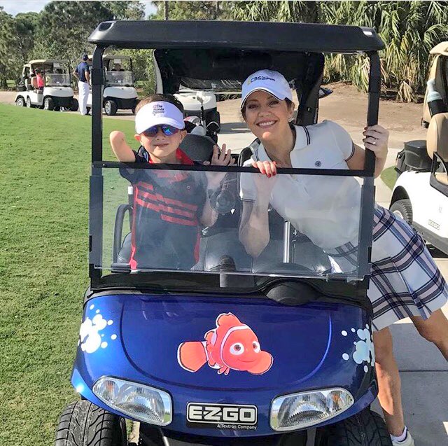 onearmgolfer's tweet image. Took @NorahODonnell out 4 golf &amp;amp; #onearmchallenge. See how she did Tomorrow 8am hour @CBSThisMorning. UnLIMBited.org #zerohandicap