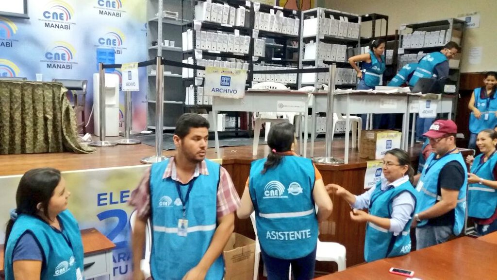 CNEManabi's tweet image. Ahora &amp;gt;&amp;gt; Archivo procede a ordenamiento y sectorización de actas de escrutinio

#CNETrabajoYCompromiso