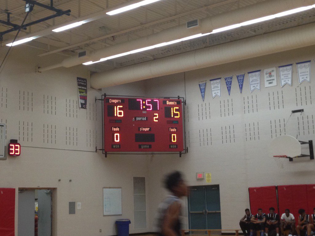 Up by 1 after the first quarter. #letsgoboys #YRAAFinals