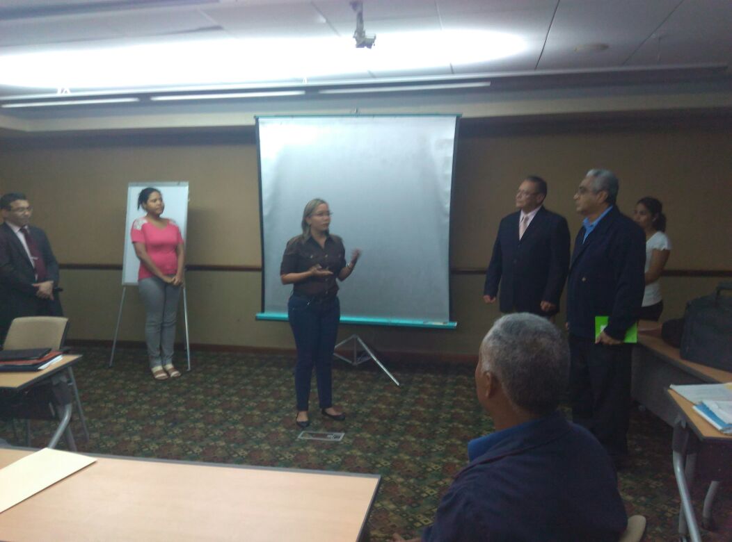 maestriasdnanz's tweet photo. Palabras de agradecimiento por parte de la Maestrante @Maryanednavarro al Prof @jojomaser. Cierre de Conciecia Ética https://t.co/oPHfYUHU0w