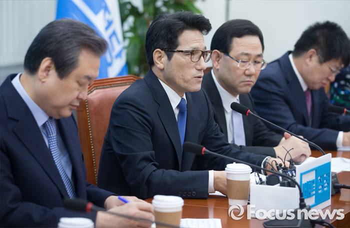 이세키들은 머하는 세키들이냐?
진짜 좃도 아닌 게세키들