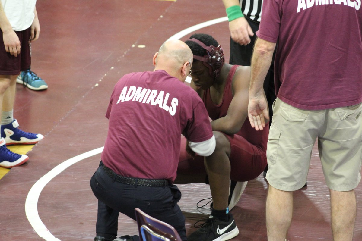 MrMiddleMath's tweet photo. Coach Long hard at work... @SwansonAdmirals https://t.co/pvG1aJLzGd