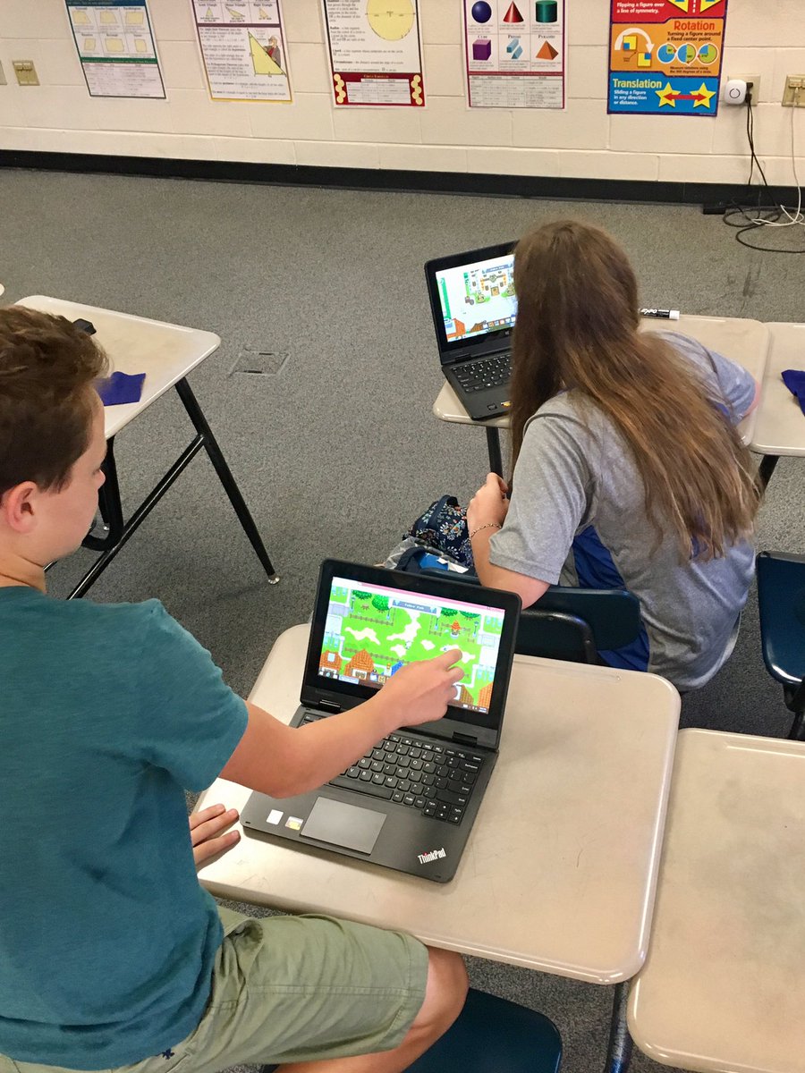 Fhavewalk's tweet photo. OMS Geometry students battle each other on Prodigy by answering transformation questions.  @OMS_Connected #DLDay2017 #dldaysdirc https://t.co/2B80KuKfh4