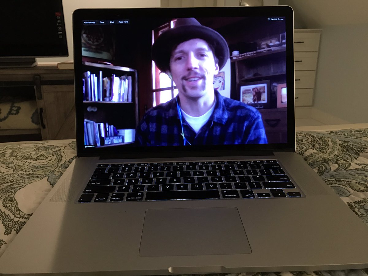 CourtneyLWelch's tweet image. Love listening to @jason_mraz on the #MindfulMagic stream with @mikedooley ✨
