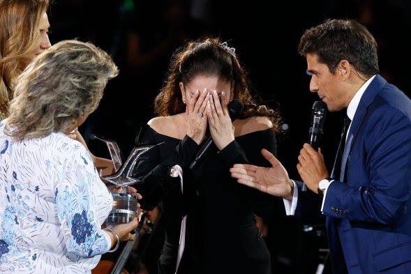 PantojaUnidos's tweet photo. Grande Isabel Pantoja tres Gaviotas Plata,Oro y la más importante Platino #Viña2017 #IsabelPantojaEnViña ❤❤❤ https://t.co/lzEYtwKAJy