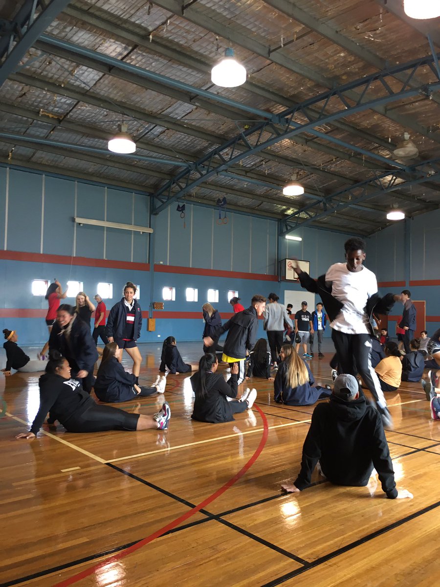 Sfeduniw's tweet photo. Year 11 Activity Day! https://t.co/R8hQKV0euJ