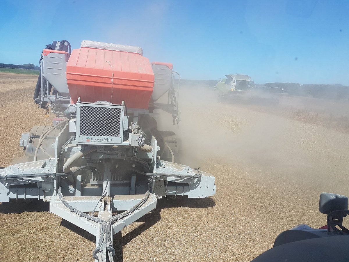 Stu_macNZ's tweet photo. Life goals achieved today??... @mattk6810 harvesting white clover (& weeds) + @CrossSlot drilling grass in same paddock #5minfallow https://t.co/mmiQWpPu4m