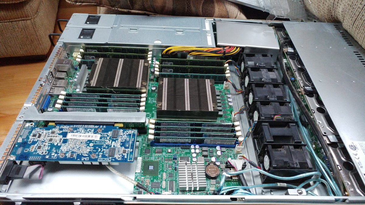 ajicles's tweet photo. @Hak5 have you seen anyone repurpose a u1 server with dual xeon processors with 56 gb of ram as a media server/client? #hak5 #technolust https://t.co/3AKr9TaczA