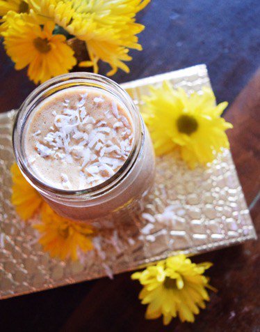 justafitchick's tweet photo. Coffee, Chocolate, Coconut Smoothie: under 200 Cals! https://t.co/9v3p4racGF https://t.co/NXJ5gekYIS