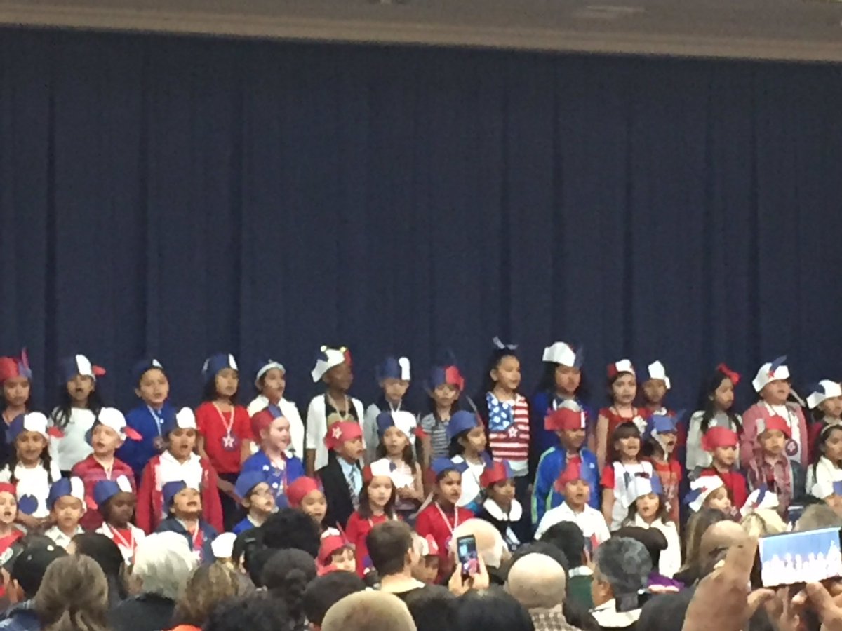KINDER MUSTANGS ROCK THE PATRIOTIC PROGRAM!!