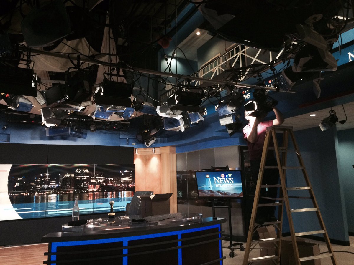 ADebisonCTV's tweet photo. CTV Atlantic TP Dave making some lighting adjustments in between broadcasts. He maintains 120 circuits, 75 LEDs, and 175 lights. #BrightGuy https://t.co/44t6W45sQu