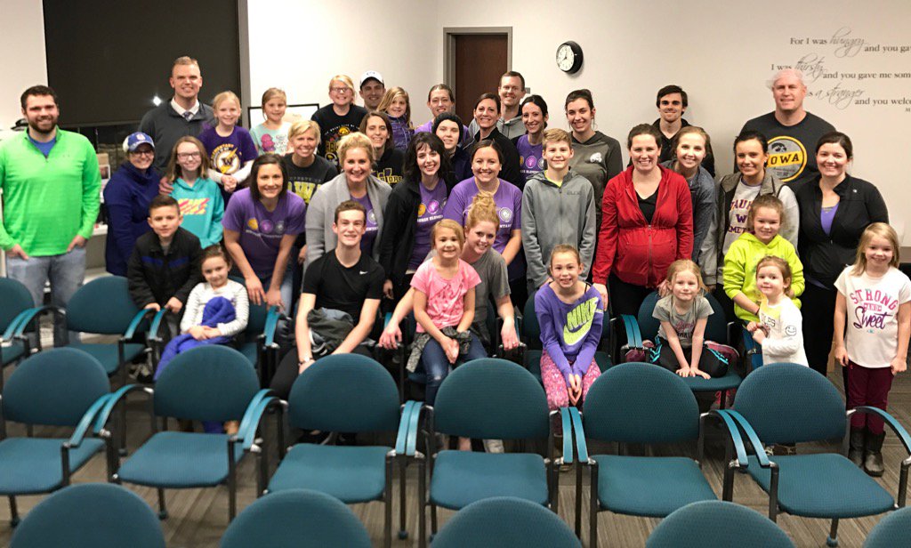 MatthewRobie's tweet photo. Waukee Elementary staff and their families helped package 40,000 meals tonight!  #LeadersSynergize #waukthetalk https://t.co/UN9OvcYE0Z