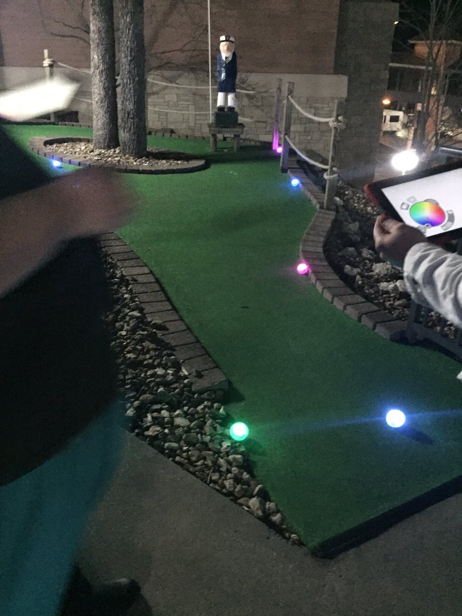 Mini golf with robots! #Interface2017 <a href="/ussarysclass/">Sondra Ussary</a>